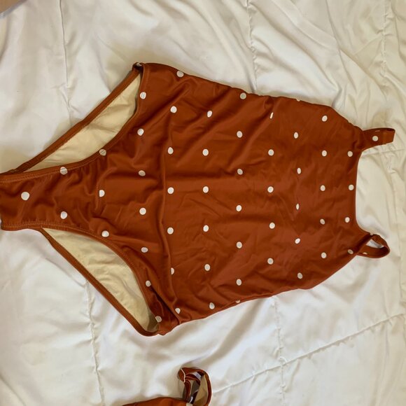 Roolee Mommy & Me Rust Polka Dot Swimsuit Set (M, 6/7, 4/5, 2T) - Picture 11 of 14